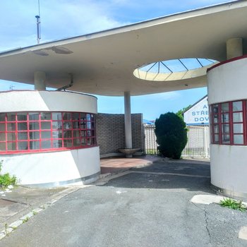 Feed image of Petrol station Hradec Králové