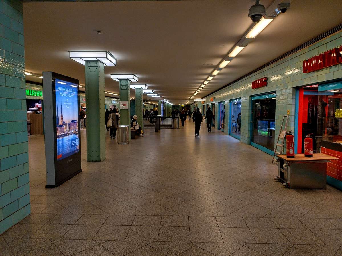 U-Bahn Berlin Alexanderplatz by Grenander