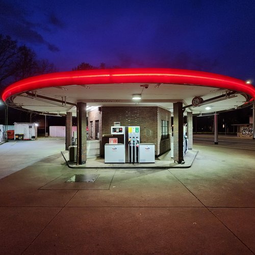 Feed image of Petrol Station Dresden