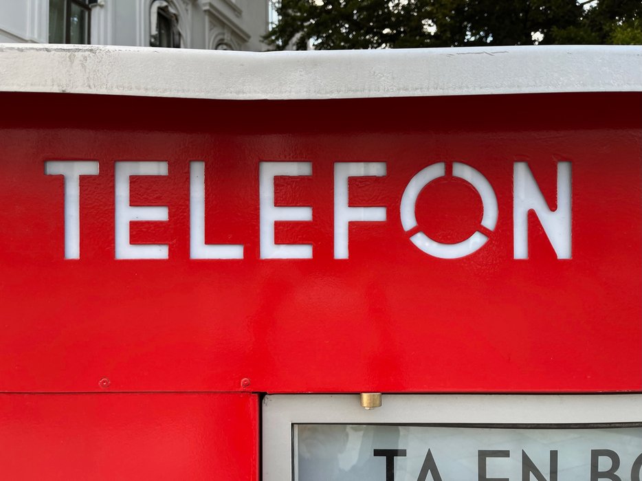 Telephone booth box Telefonkiosk Riks by Georg Fasting